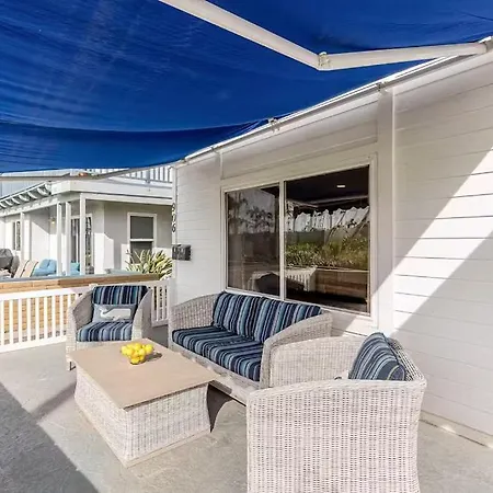 Oceanfront Oasis In Newport Beach Steps To Balboa Park, Pier, And The Fun Zone!